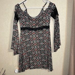 Cold shoulder bell bottom sleeve